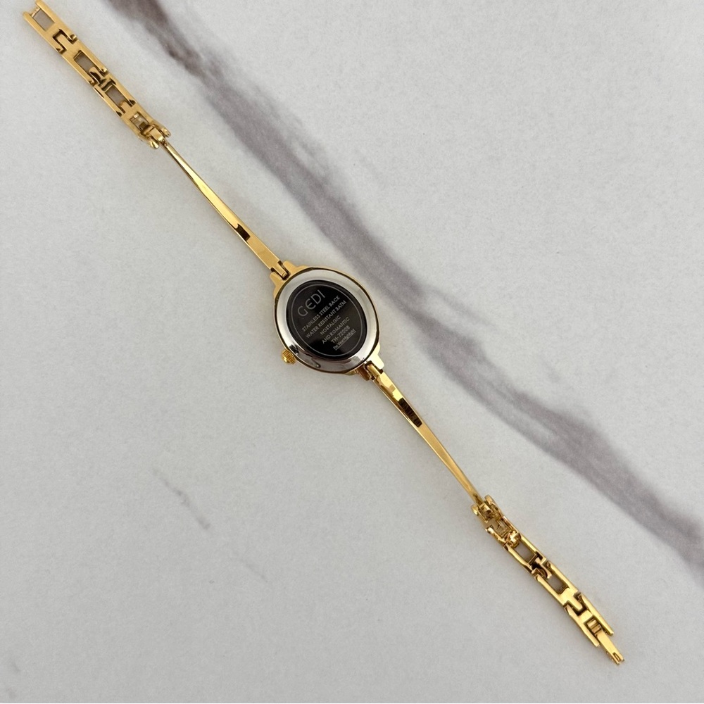 Tiny Retro Gold Vintage Inspired Women Round Y2K Bracelet Watch Stainless steel - Picture 5 of 6